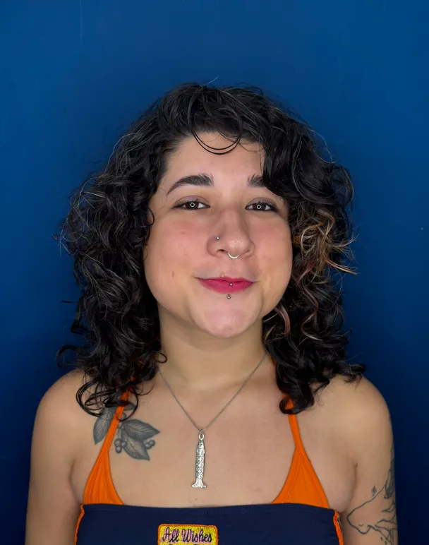 Corte Visagista Personalizado — Análise de rosto para criar camadas que favorecem a moldura facial em cachos tipo 3. no Studio do Jon em Belo Horizonte
